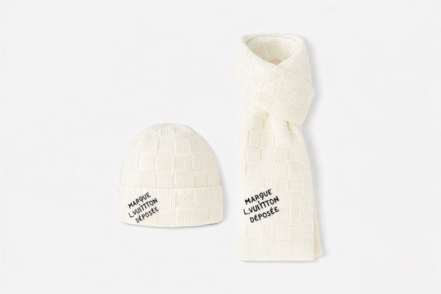 Bonnet et écharpe LV déposée blanc